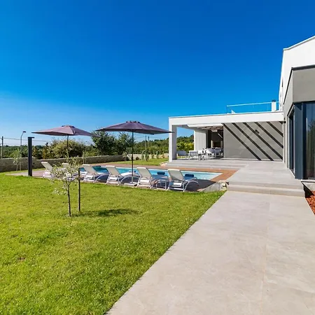 Sabina Villa
