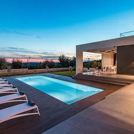 Sabina Villa
