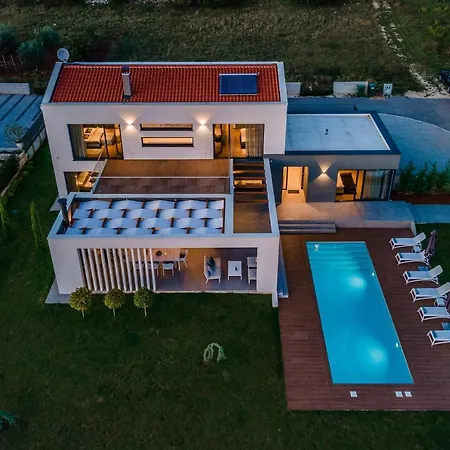 Sabina Villa *