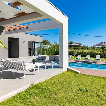 Sabina Villa
